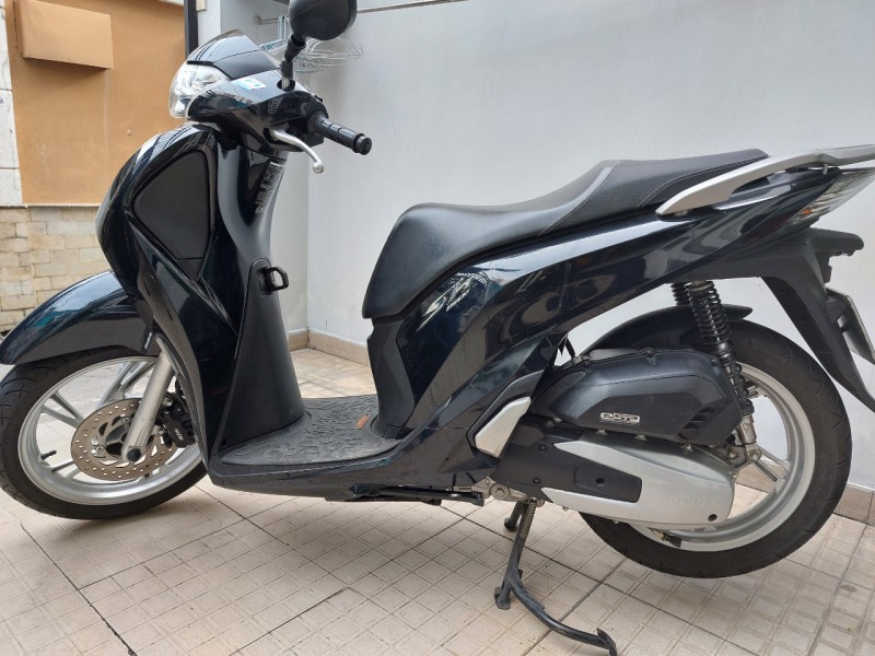 Chính chủ bán xe sh đẹp mới chạy 8300km